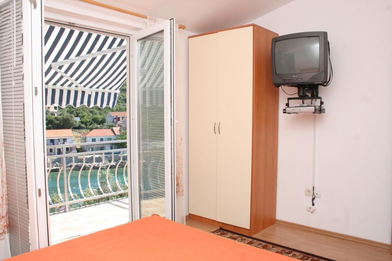 Apartment Zarace - Gdinj 4598A Exterior foto
